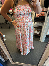 Load image into Gallery viewer, WHITE  FLORAL MAXI DRESS
