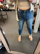 Load image into Gallery viewer, JUDY BLUE ALYSSA SLIM FIT TUMMY CONTROL JEAN
