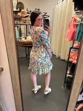 Load image into Gallery viewer, FLORAL TIERD DRESS
