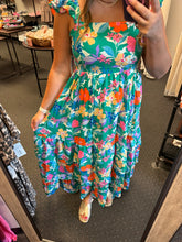 Load image into Gallery viewer, GREEN FLORAL TIERED MAXI DRESS
