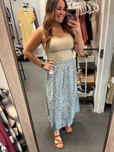 Load image into Gallery viewer, SPRING BLUE FLORAL MAXI SKIRT
