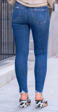 Load image into Gallery viewer, VERVET LENNOX MID RISE CROP SKINNY
