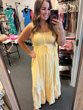 Load image into Gallery viewer, MUTED YELLOW FLORAL MAXI
