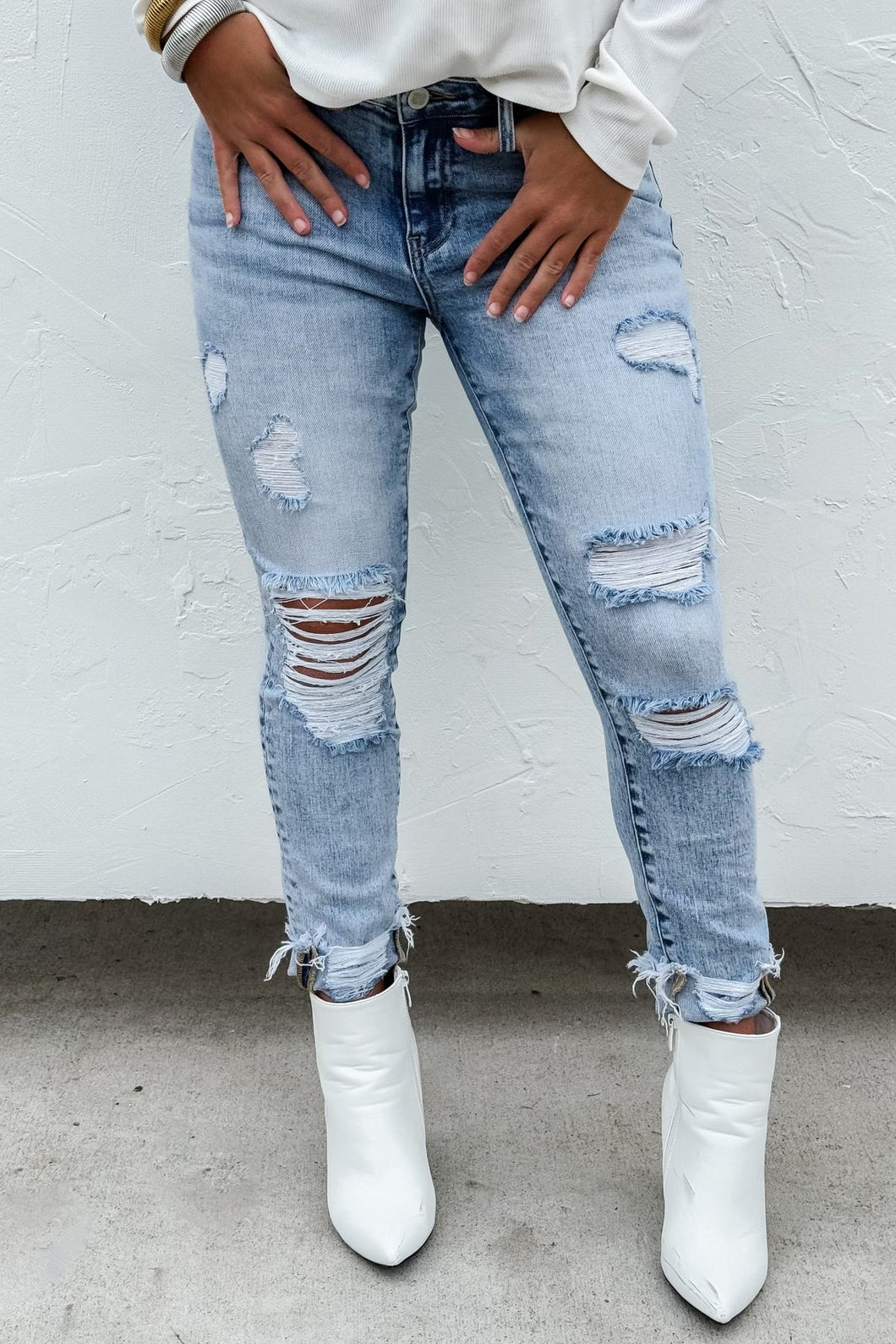 BLAKELEY BILLIE MID RISE DISTRESSED SKINNY