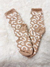 Load image into Gallery viewer, LEOPARD FUZZY SOCKS
