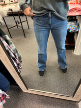 Load image into Gallery viewer, JUDY BLUE PENNY THERMAL BOOTCUT MID RISE
