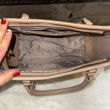 Load image into Gallery viewer, OLIVIA BLUSH HAND BAG
