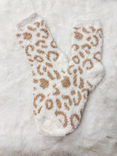 Load image into Gallery viewer, LEOPARD FUZZY SOCKS
