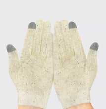 Load image into Gallery viewer, KITSCH MOISTURIZING SPA GLOVES
