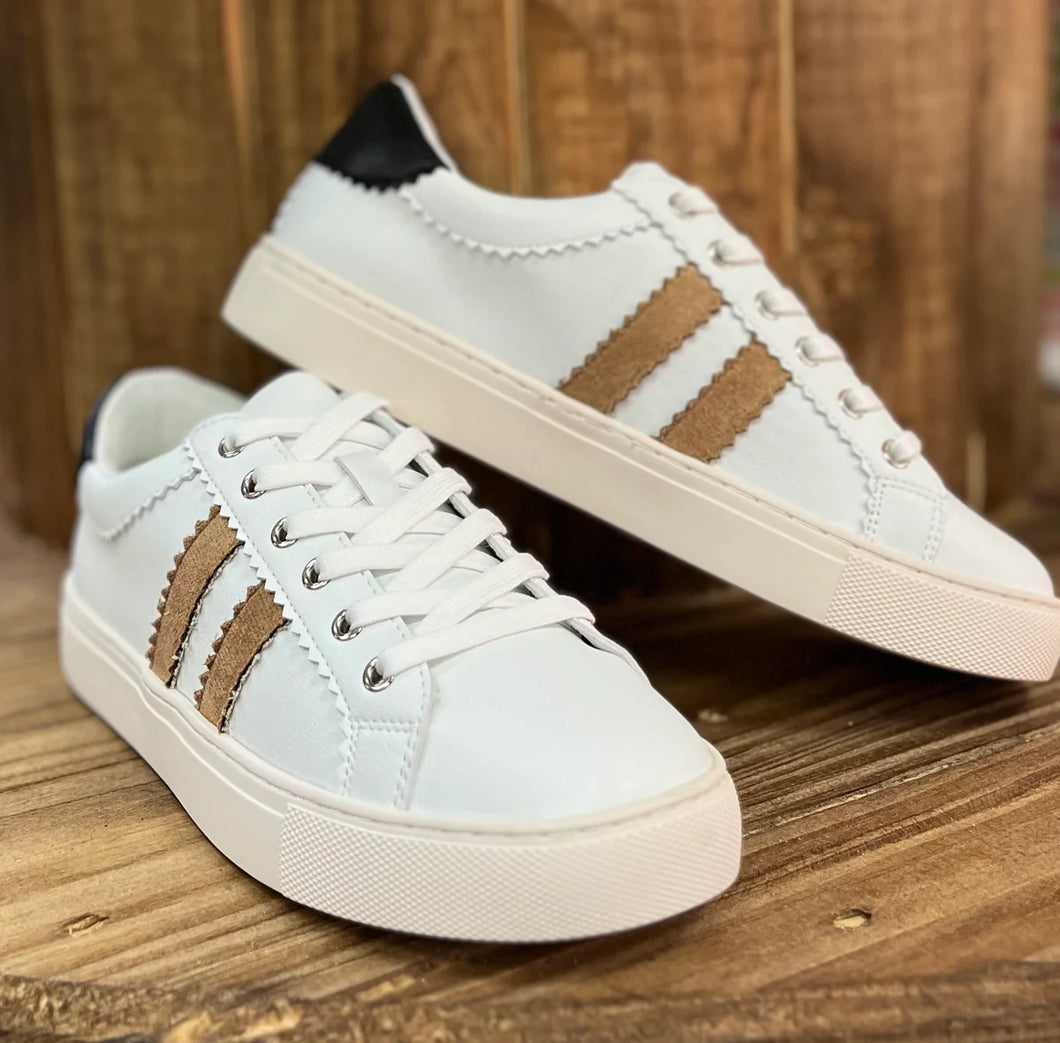 CORKYS WHITE AND TAN SHOWTIME SNEAKER