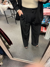 Load image into Gallery viewer, BLACK PLEATED DRESS PANTS
