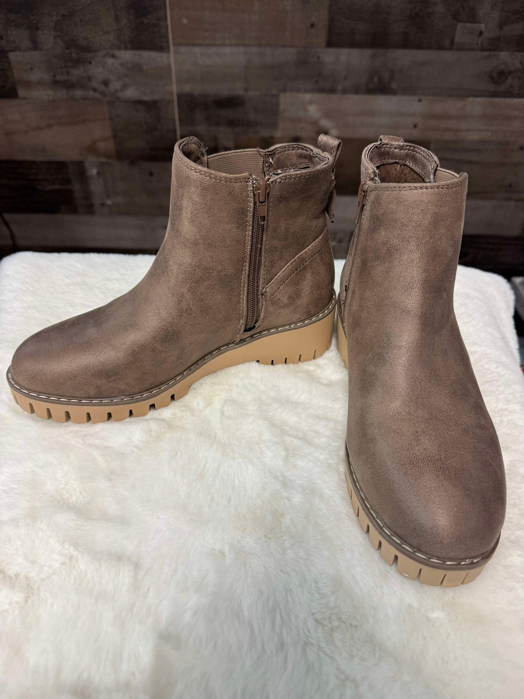 VERY G TAUPE PASADENA BOOT